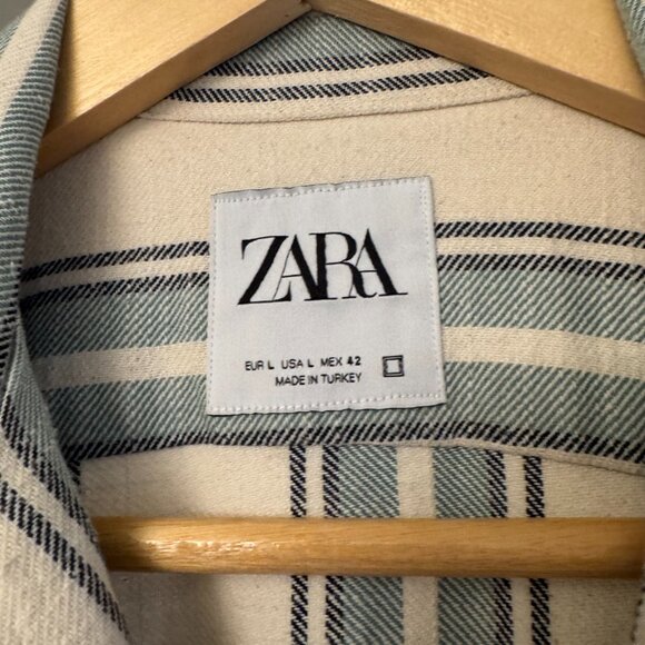 Zara Large Short Sleeve Button-Down — White with Teal Stripes - Picture 4 of 4